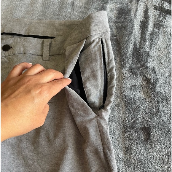 Lululemon Commission Shorts Men's Size 38 Heather Gray Golf Casual 11" Inseam - Picture 7 of 10